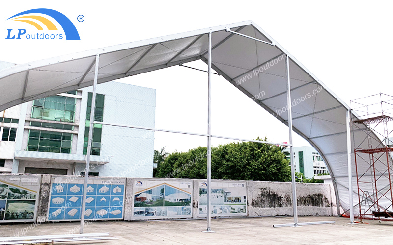 LPoutdoor Сделать новый стиль Тренажерный зал Uesd Aluminium 25м Большой изогнутый спортивный шатер для проведения мероприятий на открытом воздухе